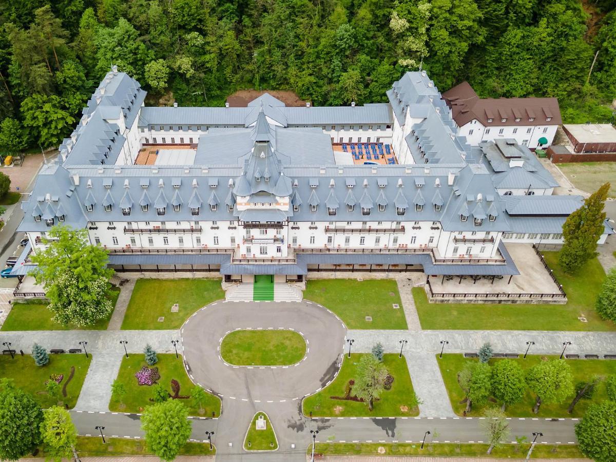 Hotel Central Călimăneşti Zewnętrze zdjęcie