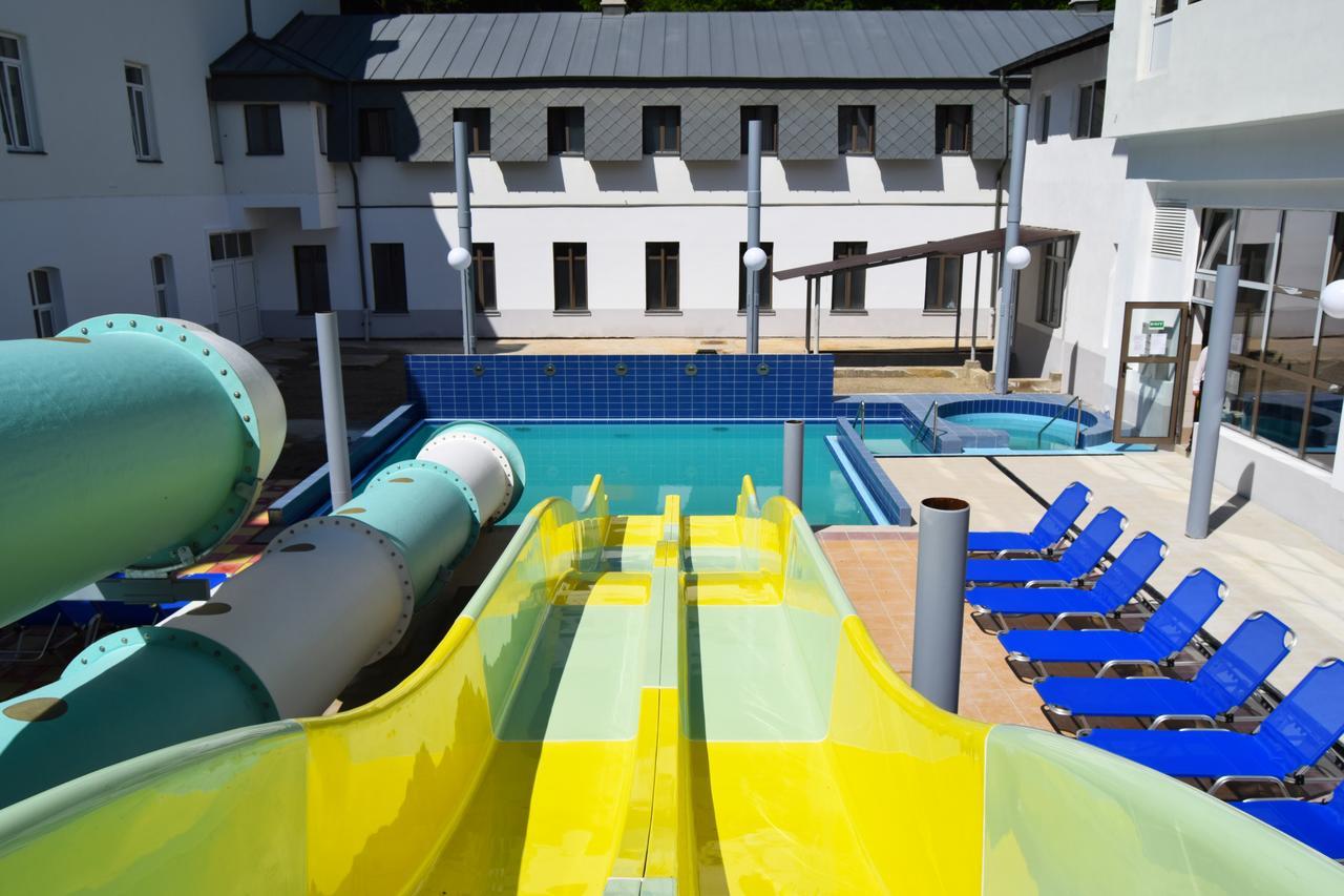 Hotel Central Călimăneşti Zewnętrze zdjęcie