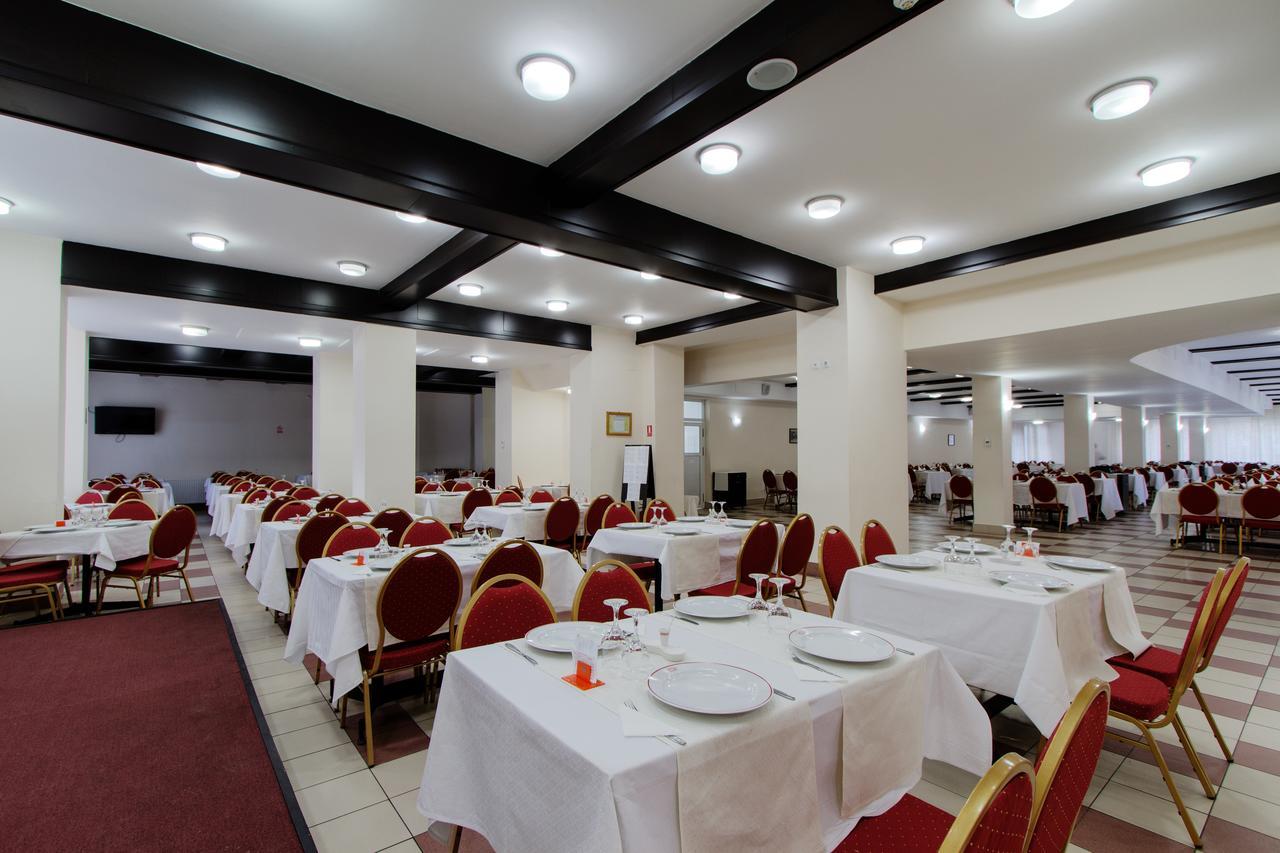 Hotel Central Călimăneşti Zewnętrze zdjęcie