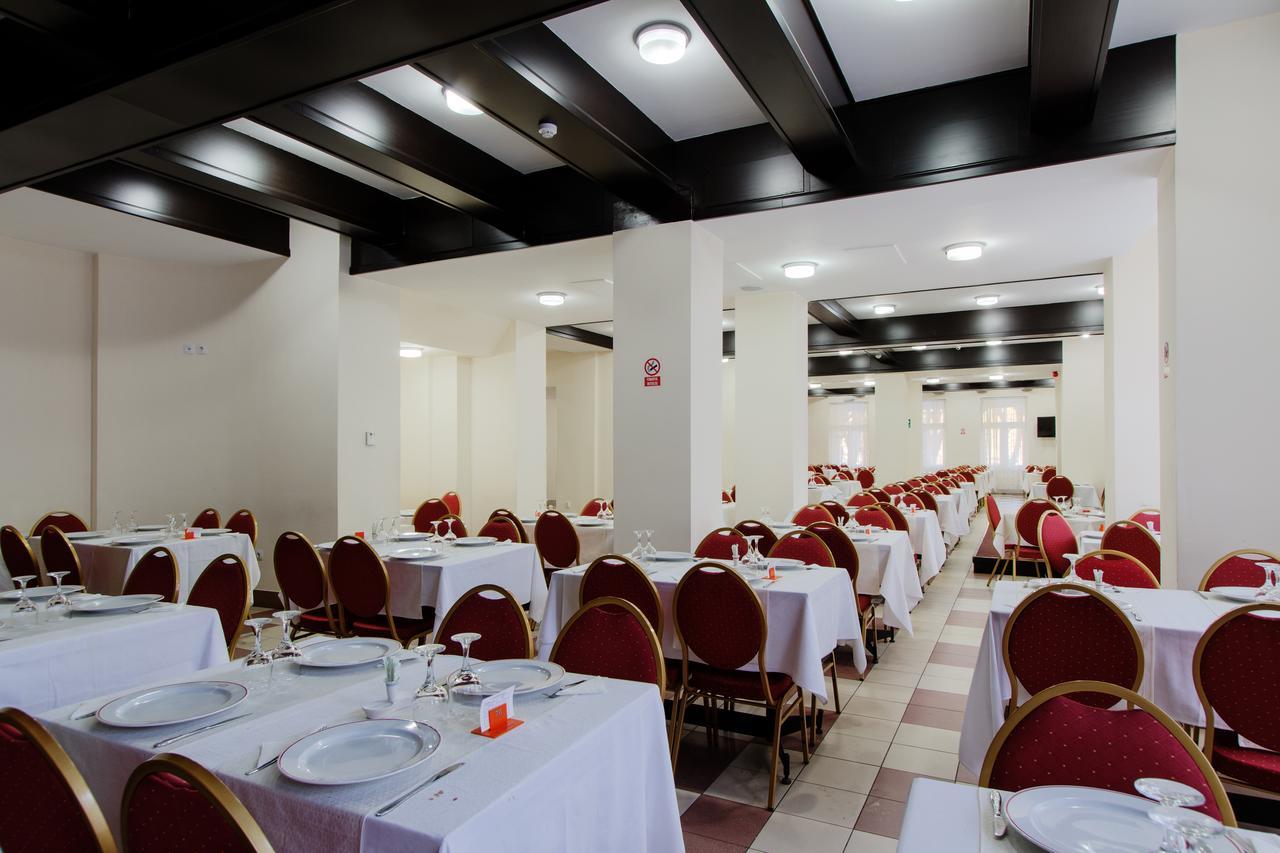 Hotel Central Călimăneşti Zewnętrze zdjęcie